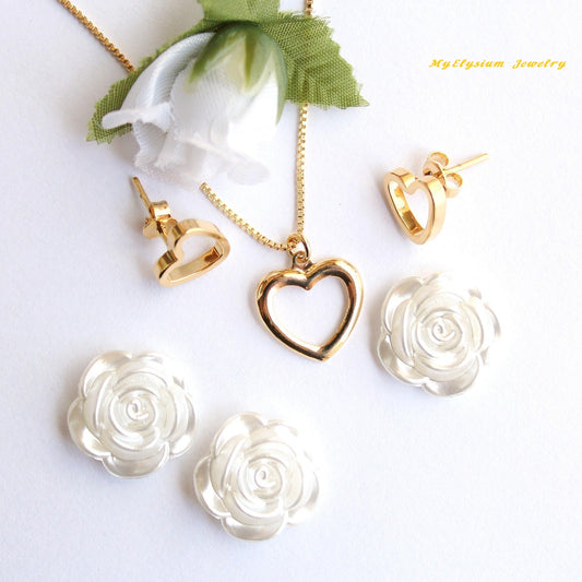 Browse Luxury Jewelry Online: Discover Customizable Name Necklaces, Silver Charm Bracelets, and 18K Gold Engagement Rings at My Elysium Jewelry