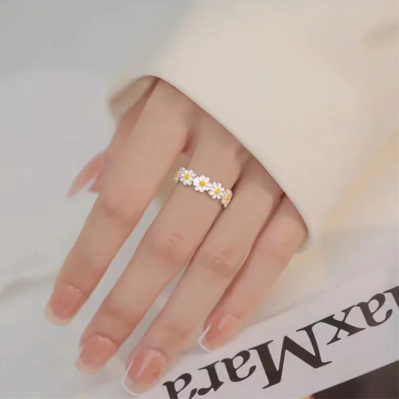 Fashion Vintage Daisy Flower Rings For Women Style Adjustable Opening Finger Ring Bride Wedding Engagement Statement Jewelry