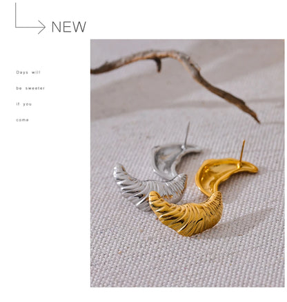 Elysium Stainless Steel Croissant Moon Stud Earrings for Women Anti Allergy Metal Charm Popular Jewelry 18K Gold PVD Plated