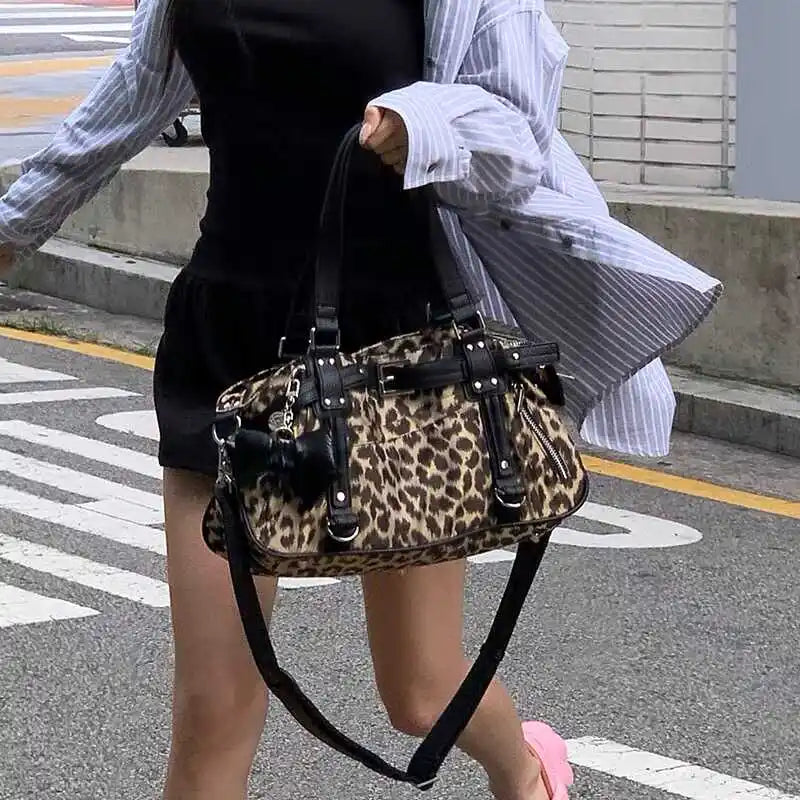 Trendy Fitn Yoga Bag 2024 Large Capaci Commuter Crossbody Handbag Women's Bag Soft Handle Leopard Print Boston Bag