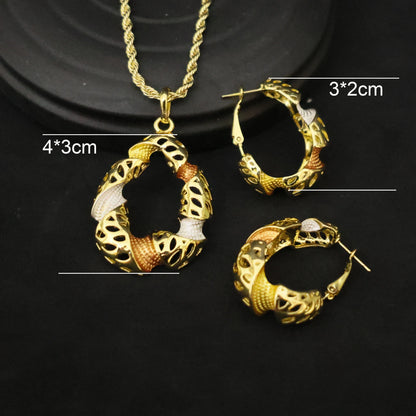 Shine on your big day with this 18K gold-plated Italian wedding jewelry set.